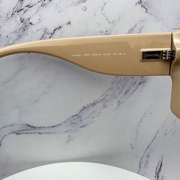 New CHANEL Sunglasses - Picture 7 of 16